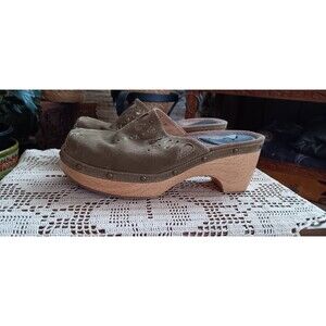 Indigo by Clarks sage green suede 3" wooden heel clogs size 8